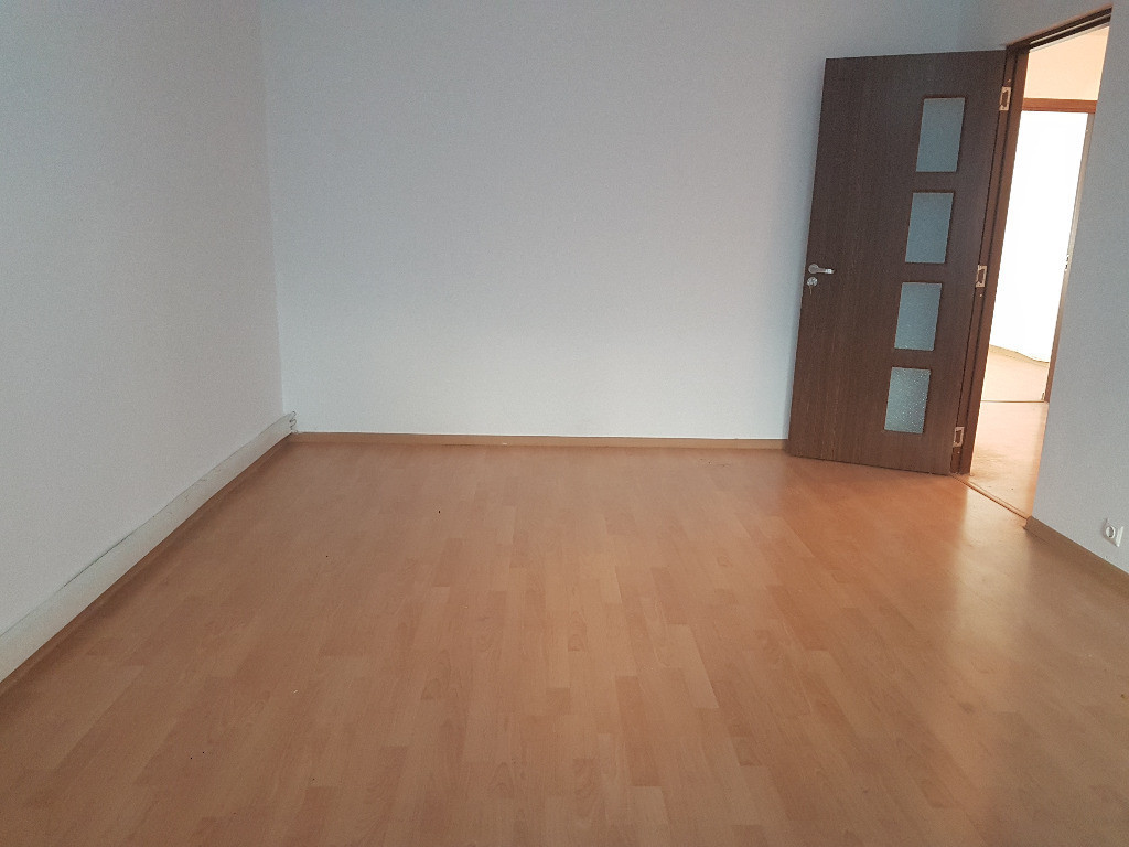 Apartament trei camere, deco parter Mioritei doua bai, liber