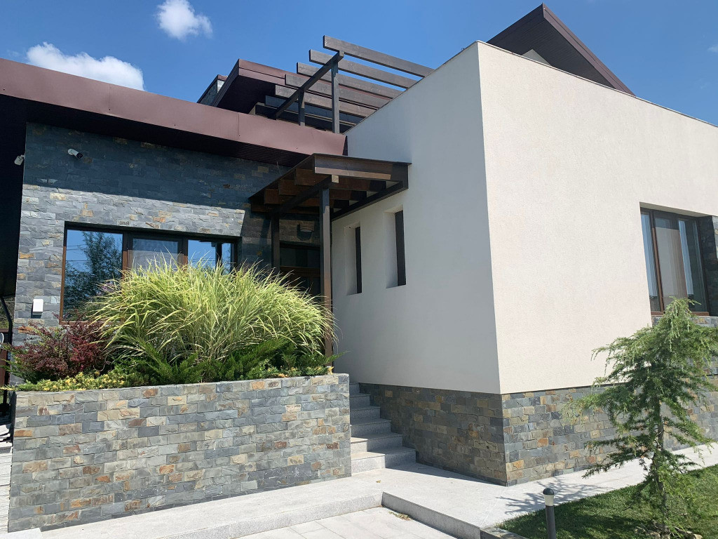 OPORTUNITATE casa “PASIVA - PRITENOASA CU MEDIUL” 7 camere