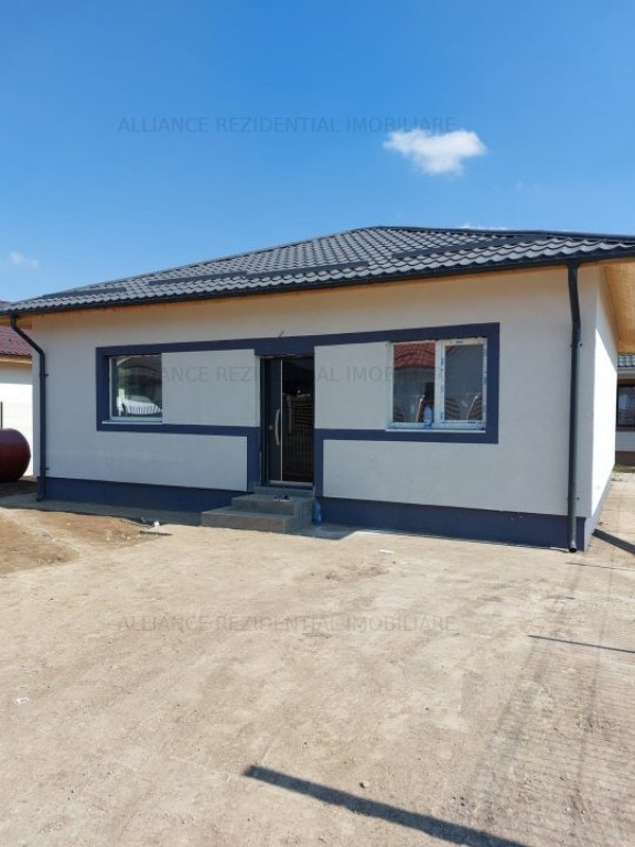 Casa individuala,la 800-900 m de STB si 4 km de metrou.Finalizata