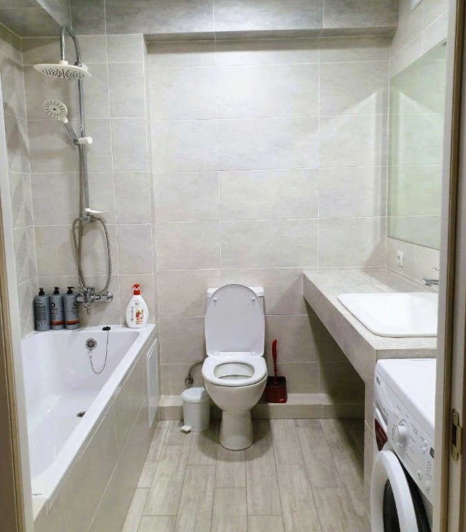 Inchiriez apartament cu 1 camera in zona Iris