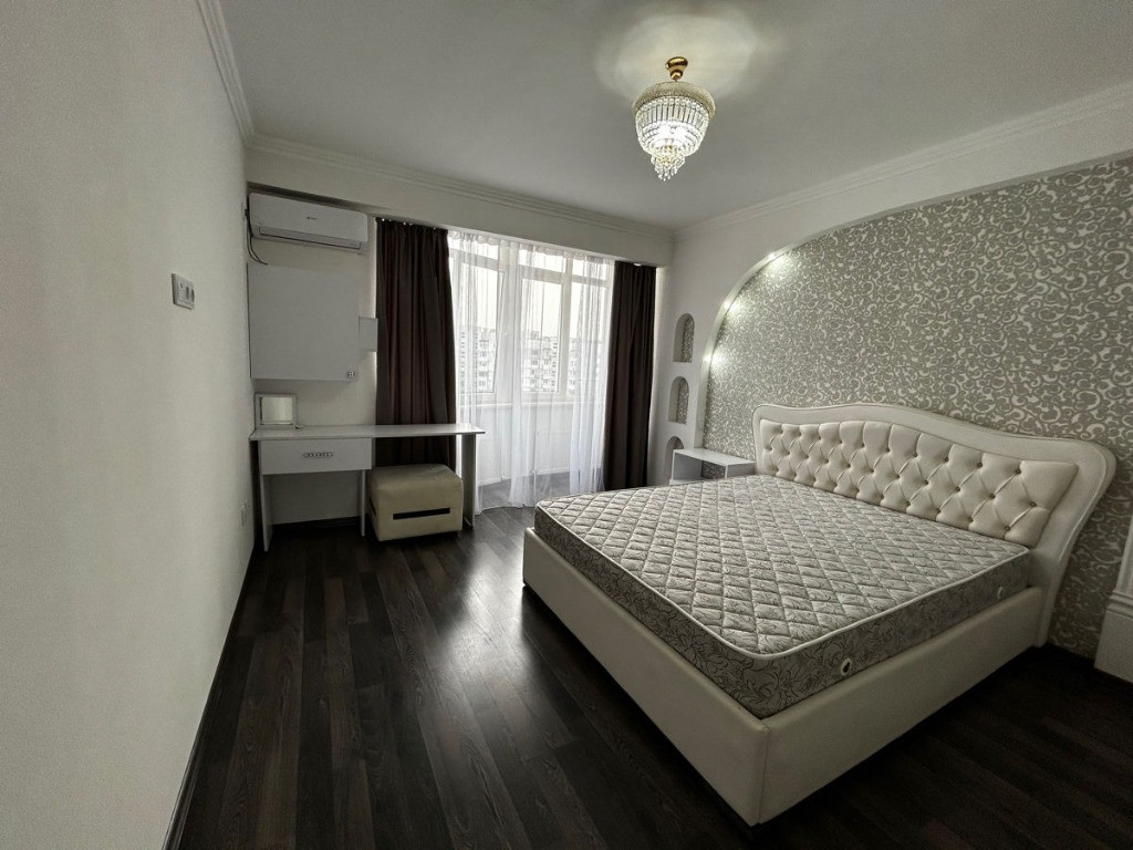 Inchiriez apartament cu 2 camera in zona Andrei Muresanu