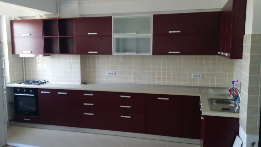 Apartament 4 camere in zona Aparatorii Patriei