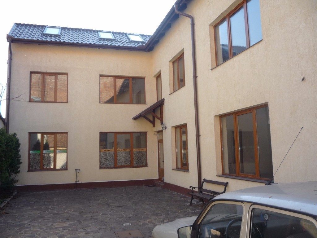 Cladire de birouri ultracentral , p+e+m, sc 480 mp