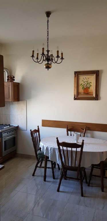 CENTRAL -Bulevard -apartament 2 camere renovat ,mobilat util