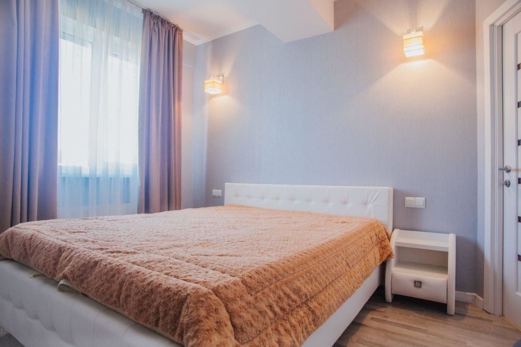 1 camera in zona Soarelui