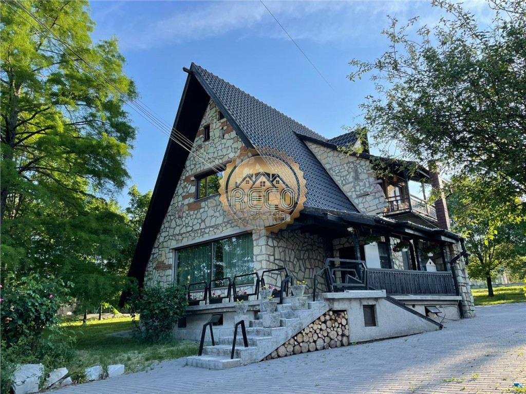 Vila exclusivista cu 4 camere #537;i 2 bai, 3000 mp teren cu