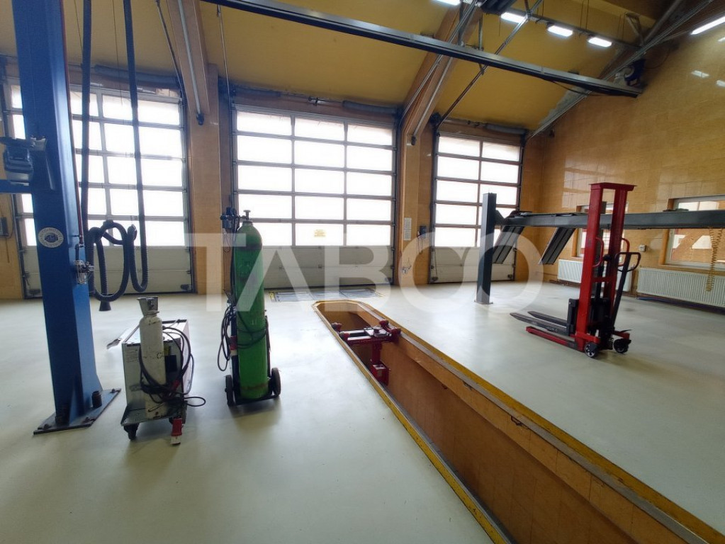 Spatiu pretabil service auto cu birouri si parcari zona Cent