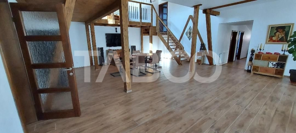 Casa moderna mobilata si utilata in curte individuala din Su