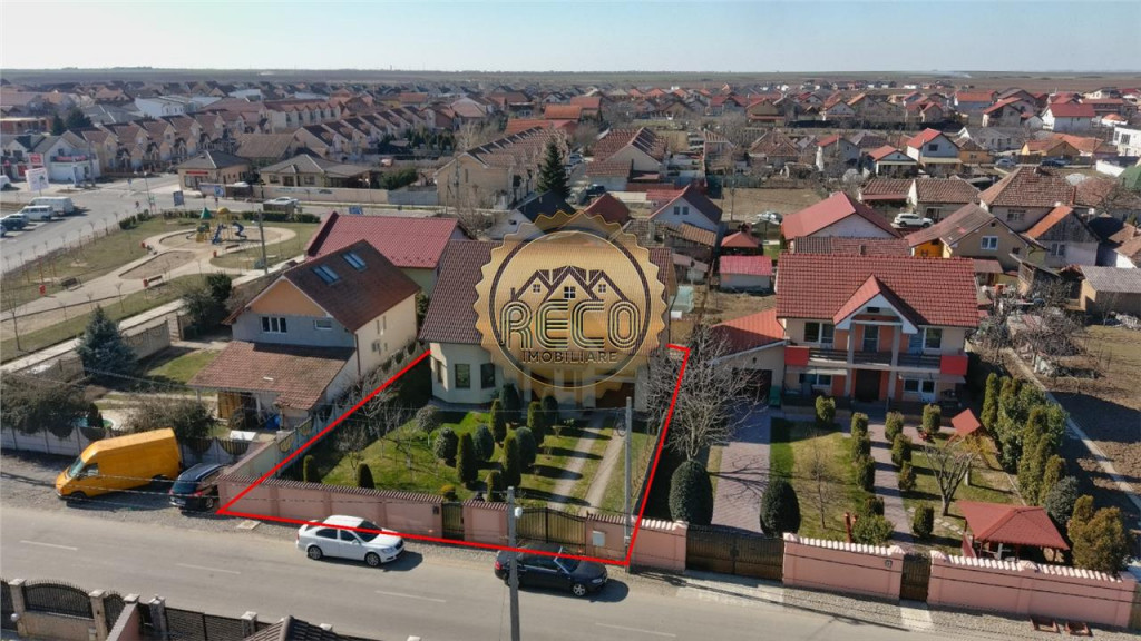 Vila cu 6 camere, 4 bai, Santandrei