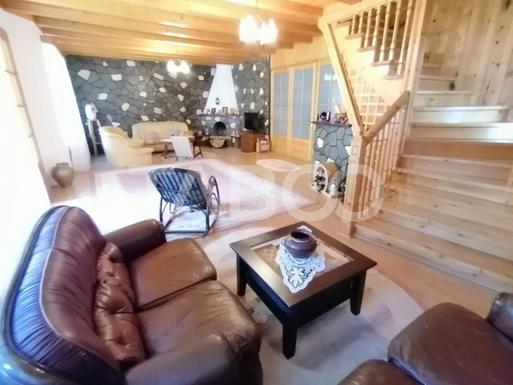 Casa individuala 225 mpu priveliste superba teren 800 mp Sal