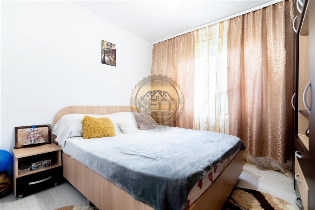 Apartament 3 camere, ETAJ 3, Oradea , CENTRAL, STRADA RONALD