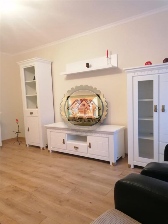 APARTAMENT 3 CAMERE, DECOMANDAT, SITUAT IN ZONA ROGERIUS, OR