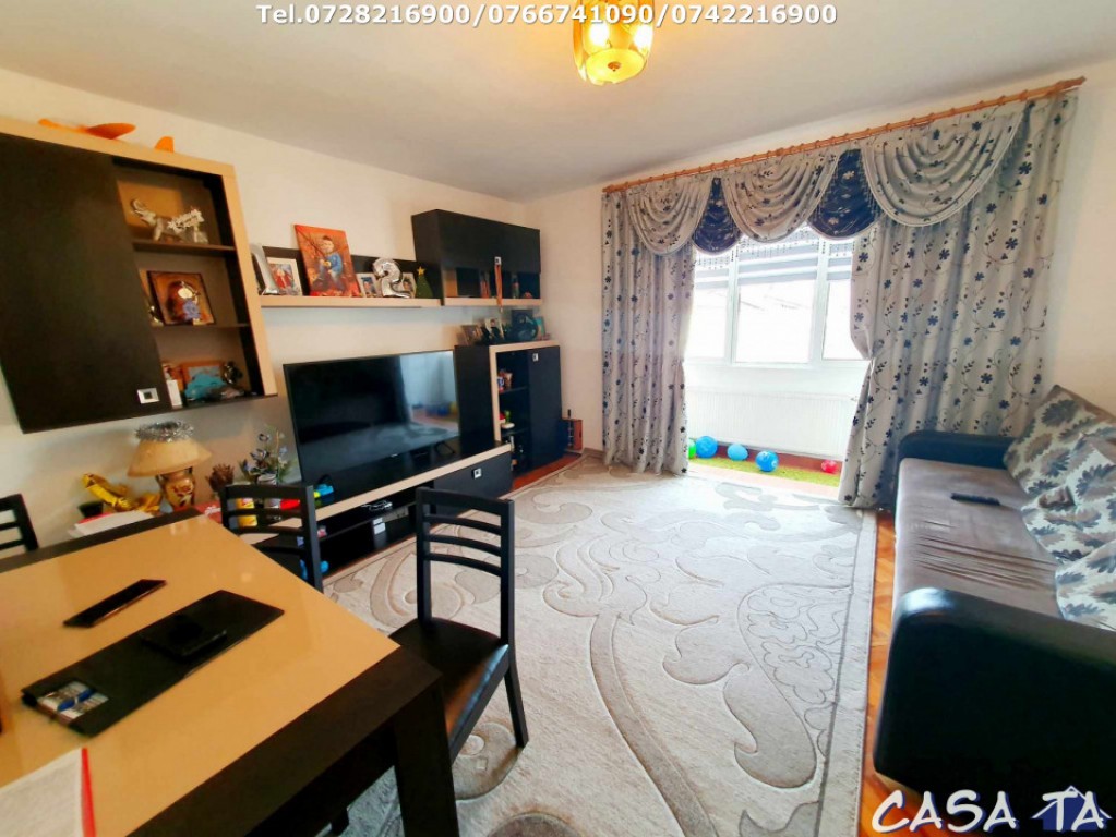 Apartament 4 camere, situat în Târgu Jiu, Str Gheorghe Bar