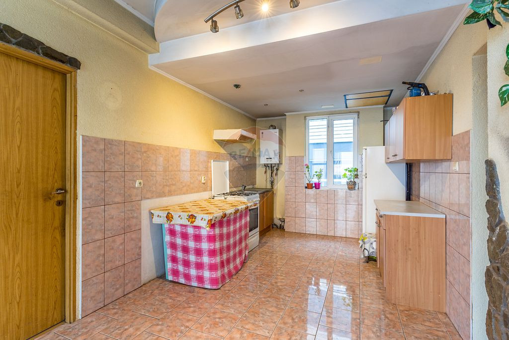 Casă / Vilă cu 3 camere de vânzare în zona Iris