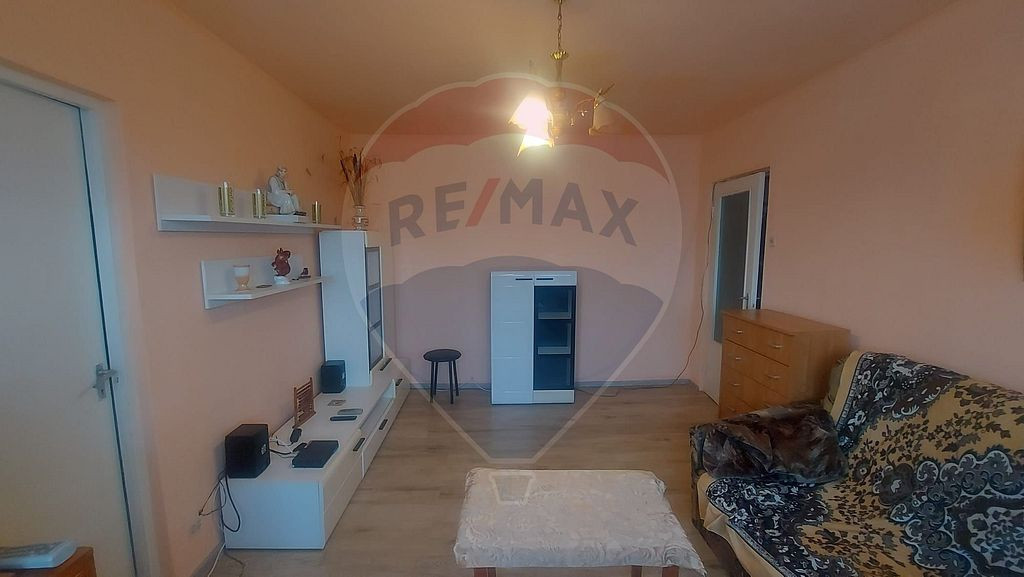 Apartament cu 2 camere pe str .Italiana ,Rogerius, Oradea...