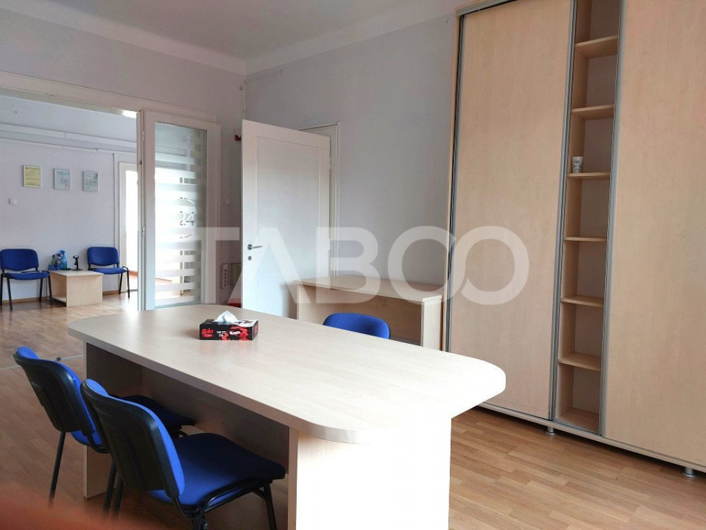 Spatiu de birou 4 camere decomandate 110 mp loc parcare zona