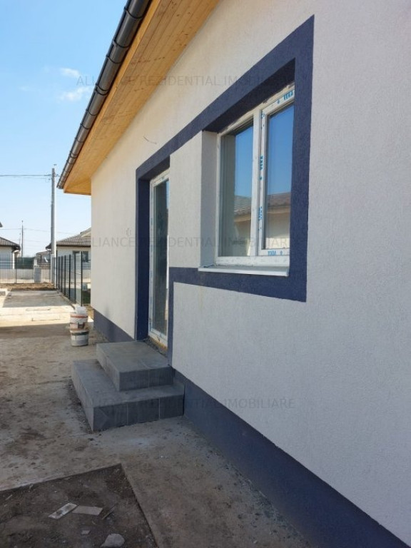 Casa moderna si cocheta,la 4 km de metrou,finalizata,acte gata