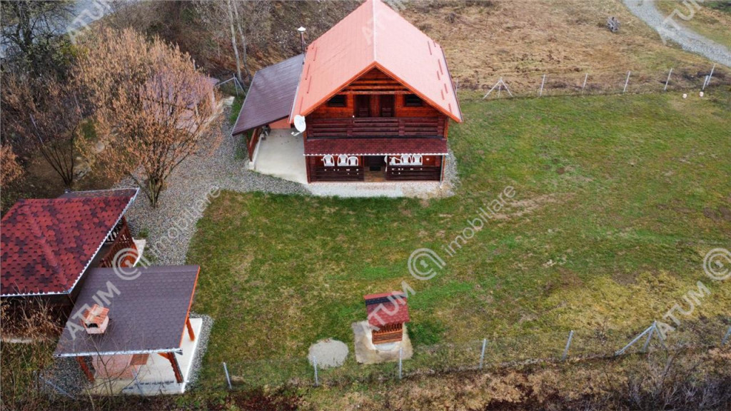 De casa de vacanta in Arpasu de Sus langa Pastravaria Albot
