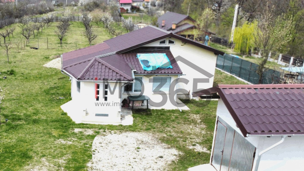 Casa la 10km de Pitesti cu 1353mp teren (zona Lupueni-Slatio
