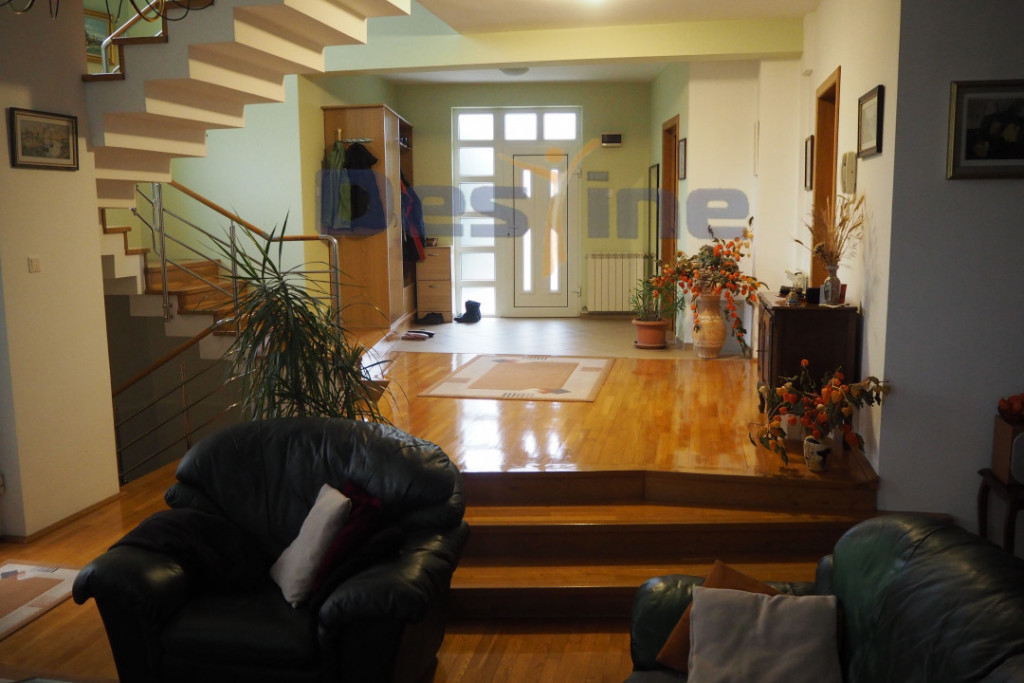 SUPER OFERTA!!CASA 3 CAMERE,ULTRA FINISATA+TEREN DE VANZARE