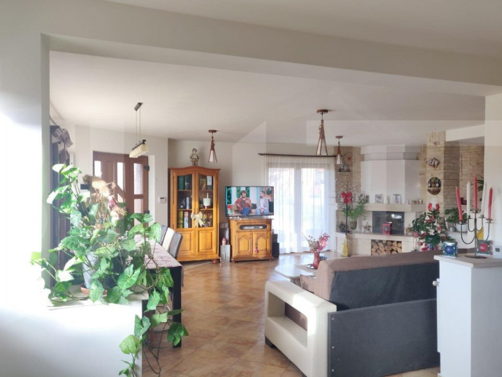 Casa la cheie, 220 mp utili, 973 mp teren, Jucu