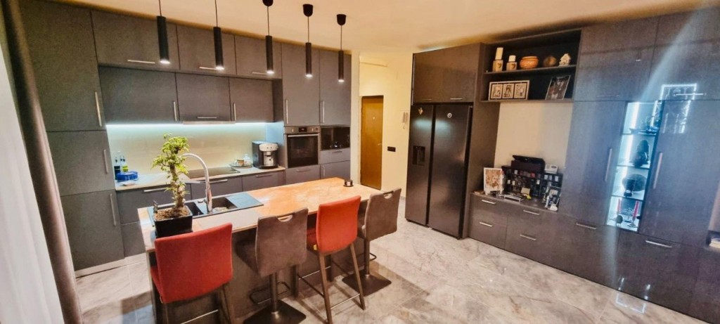 Apartament lux, 56mp, gradina, zona Tauti!