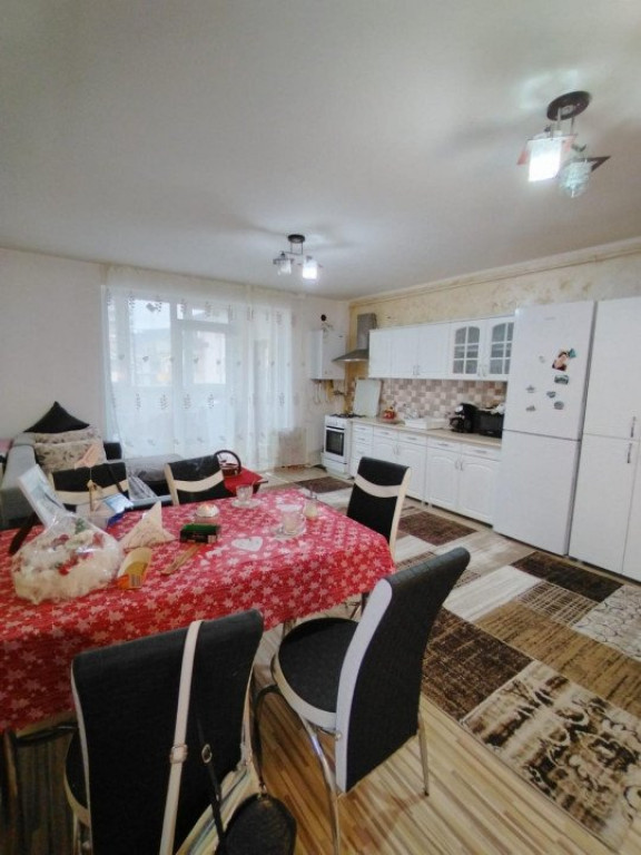 Apartament 2 camere, 56 mp, balcon, parcare, zona Eroilor