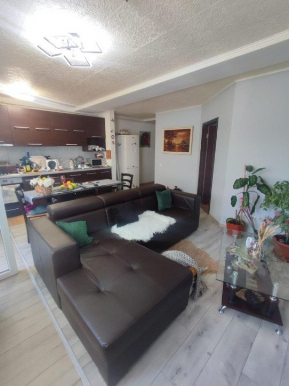 Apartament 2 camere, 47mp, pod 35mp, zona Florilor!
