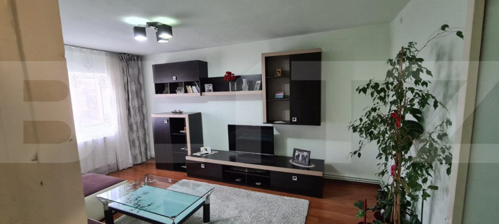 Apartament 3 camere 72 metri patrati 2 bai
