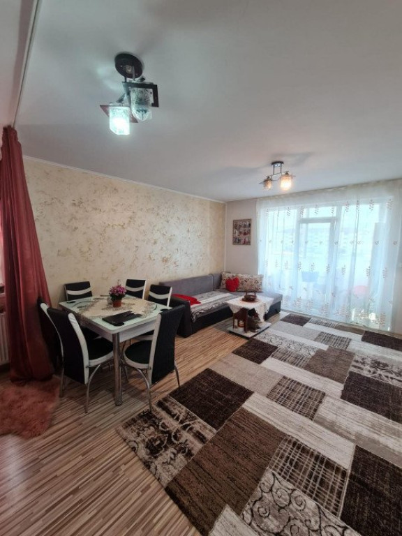 Apartament 2 camere, parcare, zona Dumitru Mocanu