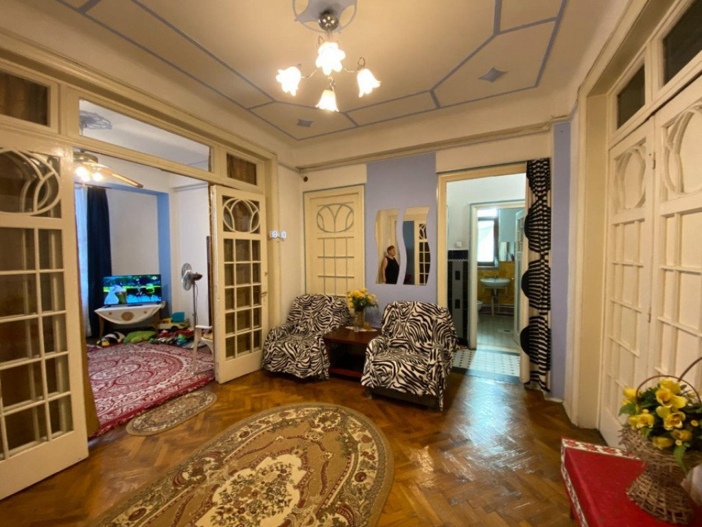 Apartament 5 camere, 120 mp, 2 bai, zona Ultracentrala