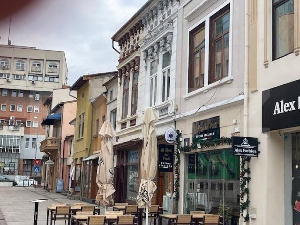 Casă renovabilă D+P+E+M în Centrul Vechi al Craiovei