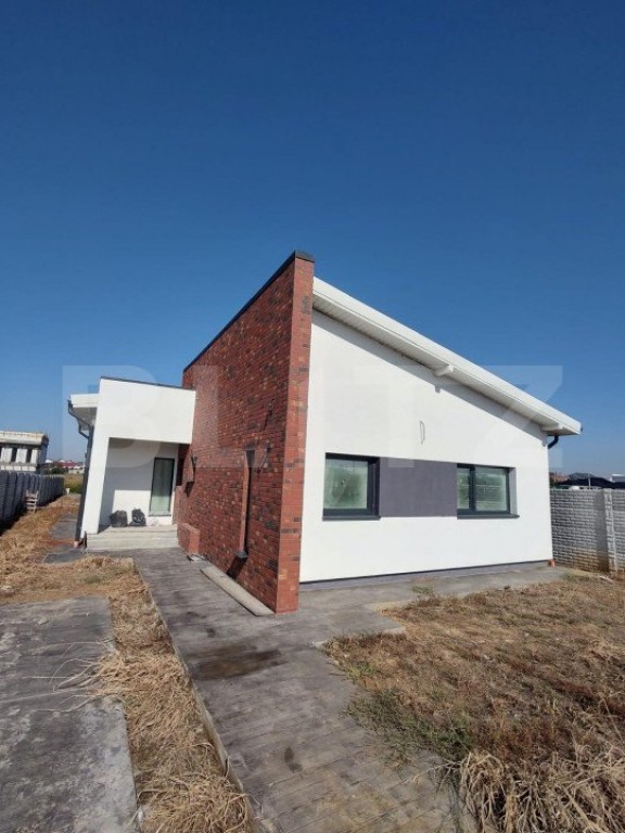 Casa pe parter, toate utilitatile in zona Damila