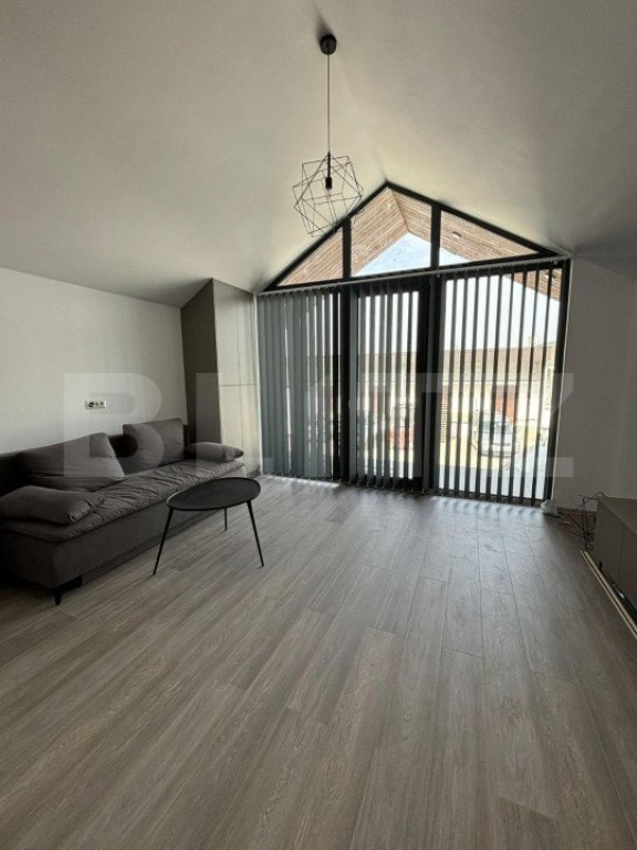 Birou si spatiu de depozitare de 25 mp, zona Scheia