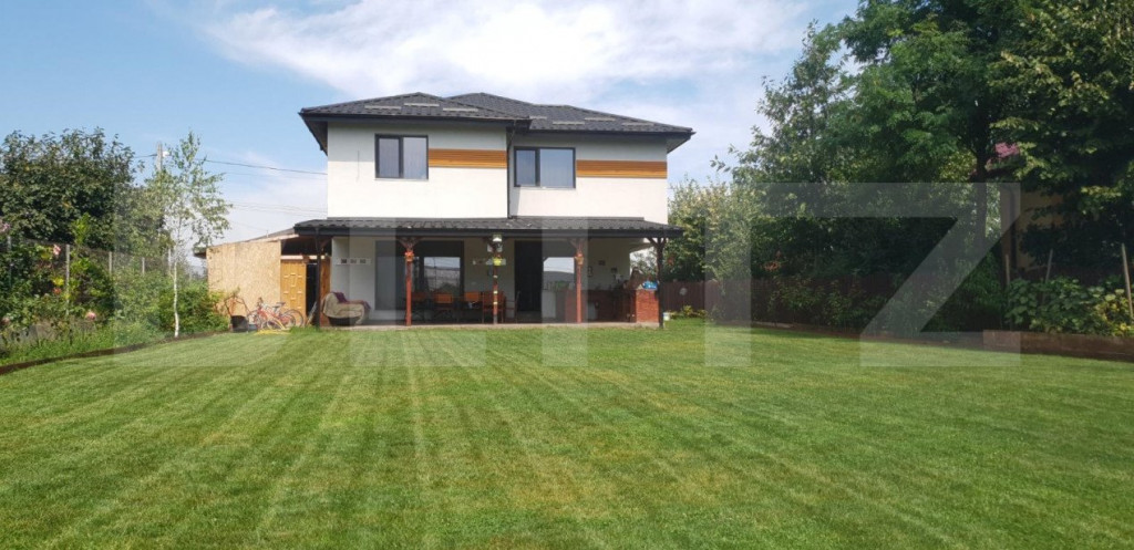 Casa de 175 mp utili totali, garaj, 850 mp de teren, Valea L