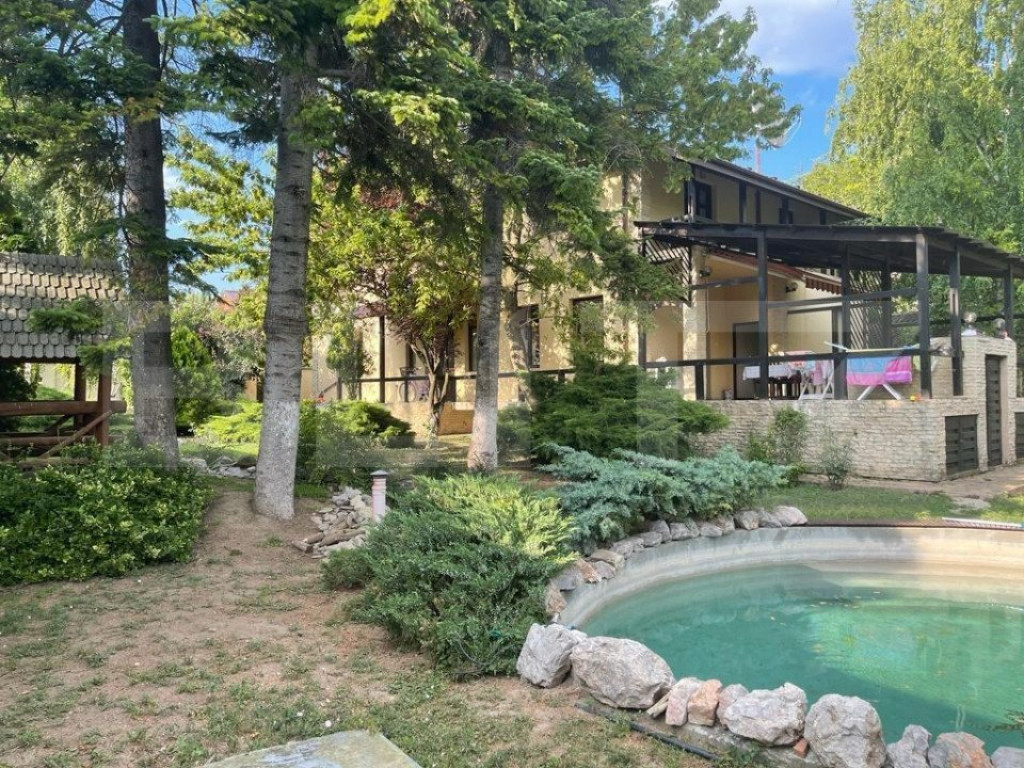 Casa 400 mp, teren 1164 mp, 3 niveluri, zona P-ta Chirila