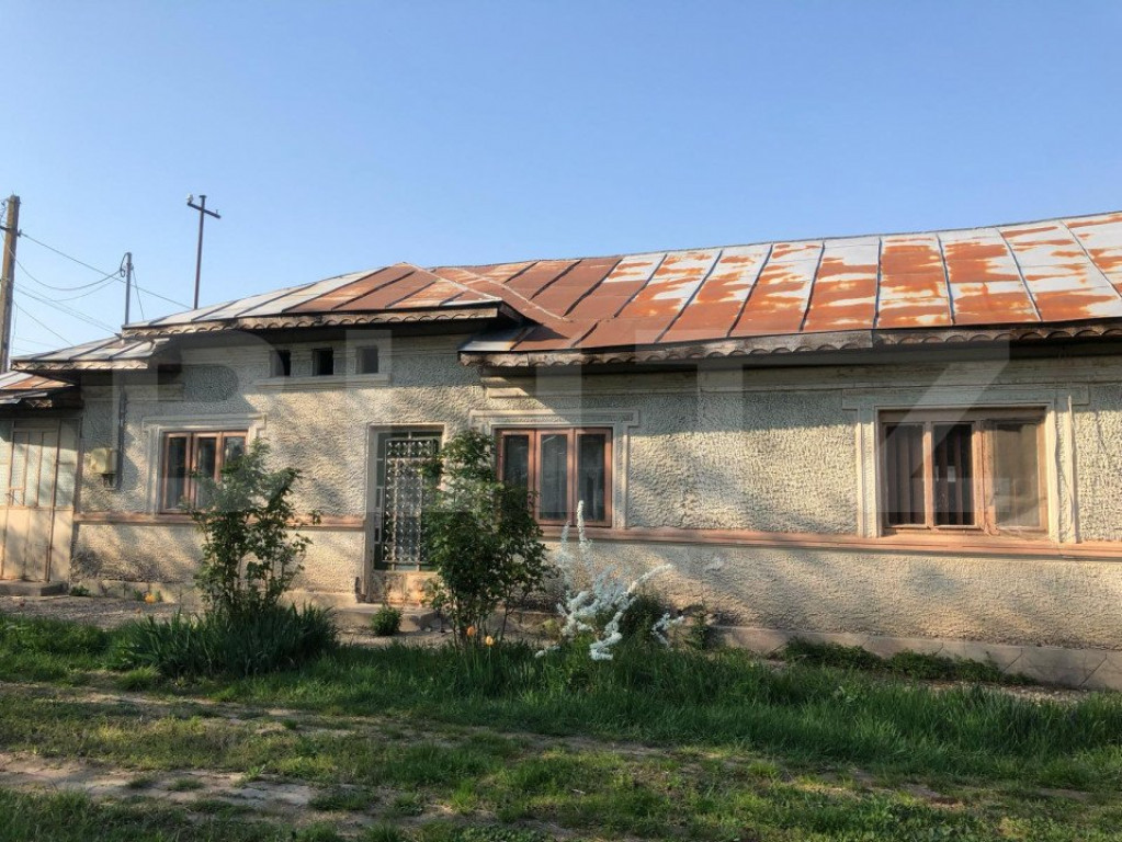 Casa individuala 4 camere, teren 4400 mp , Lazuri