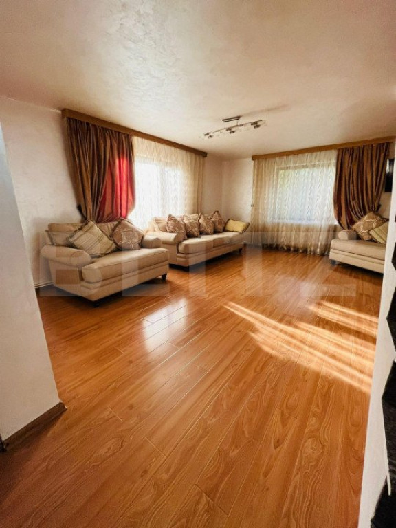 Casa individuala 6 camere, teren 741 mp, Viforata