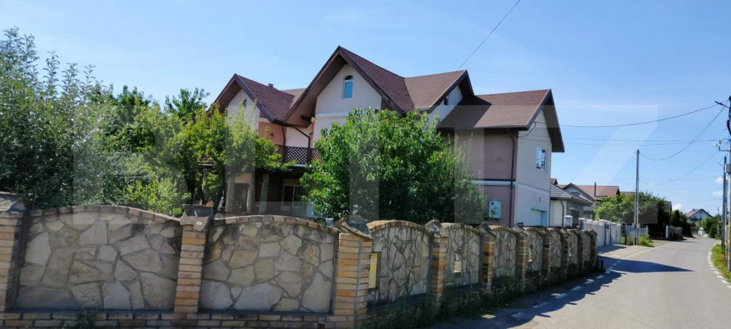 Casă canadiană cu hală in Ipotesti