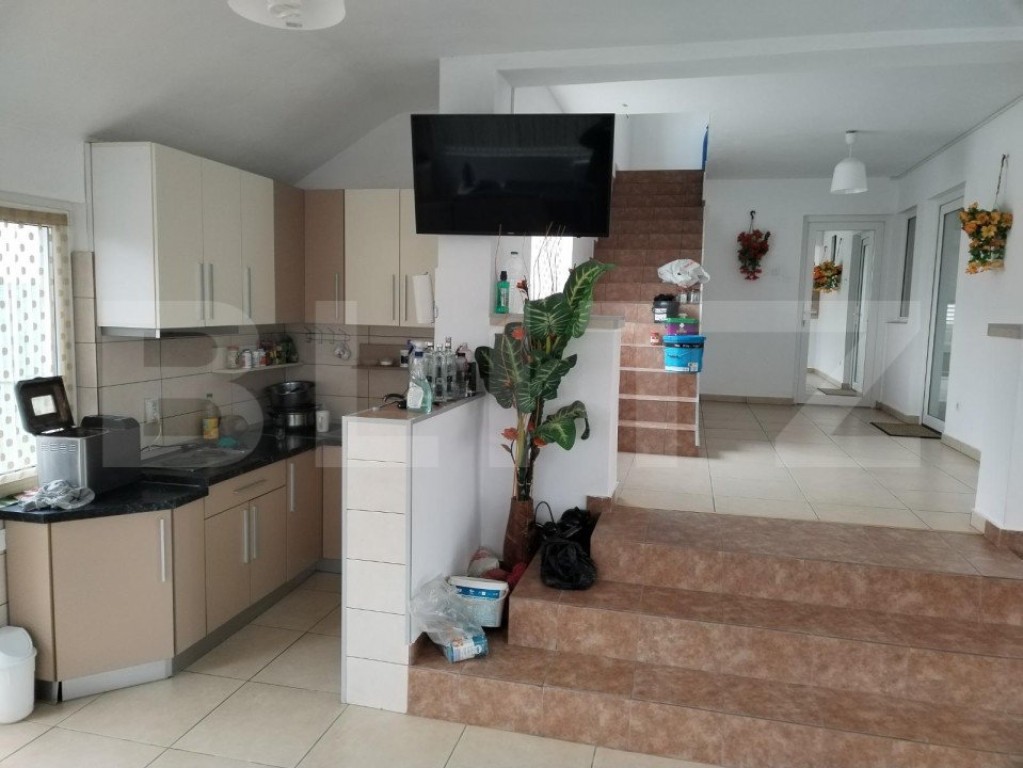 Casă individuală 240 mp, 420 mp teren, Târgoviște