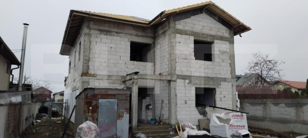 Casa cu etaj la roșu150mp, 575mp Priseaca