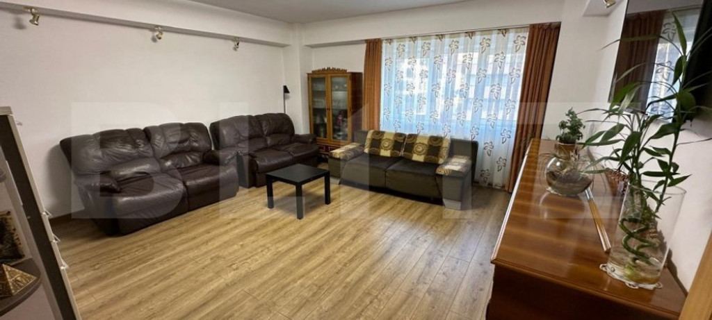 Apartament, 3 camere, 90mp, zona Iulius Mall