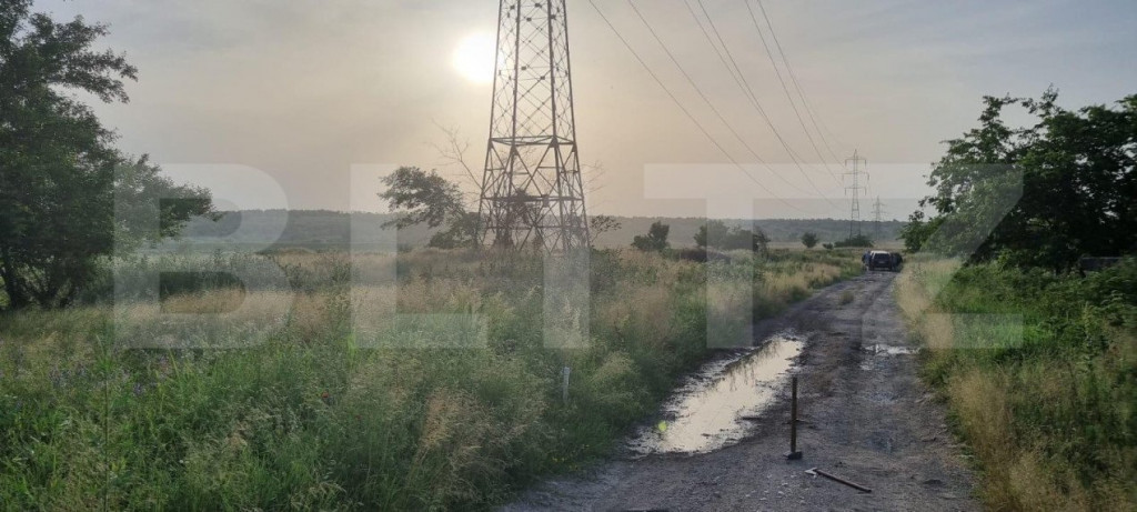 Teren extravilan, zona industriala, 3300 mp