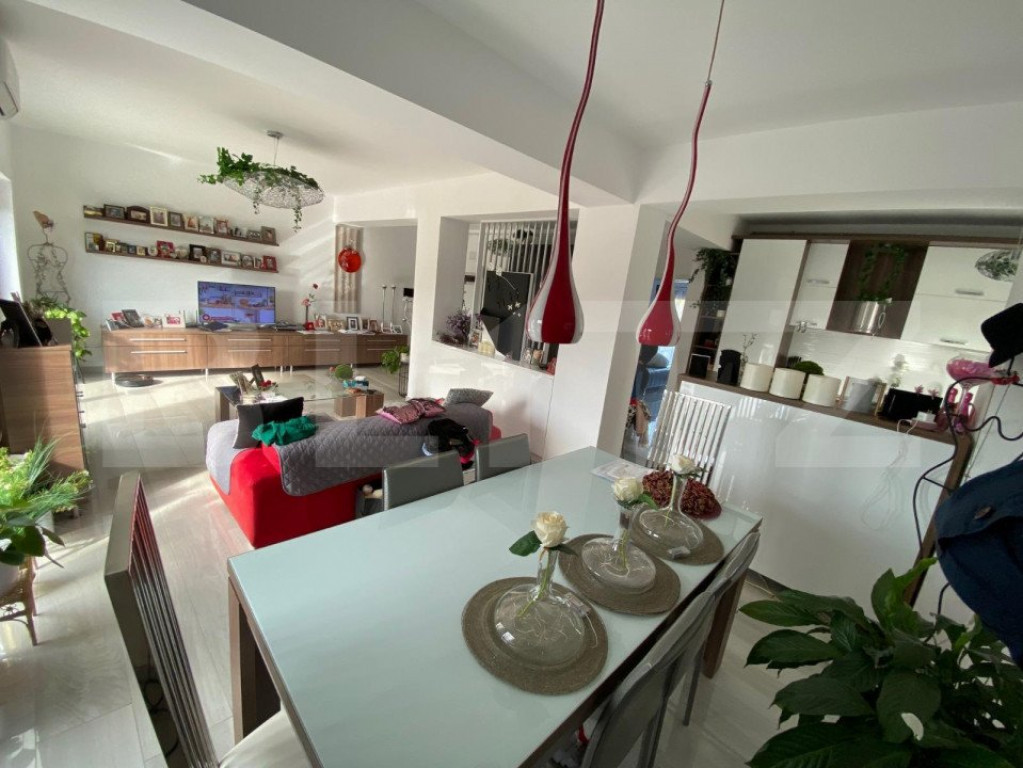 Penthouse superb, 2 camere, 86 mp, 2 terase, in Complexul St