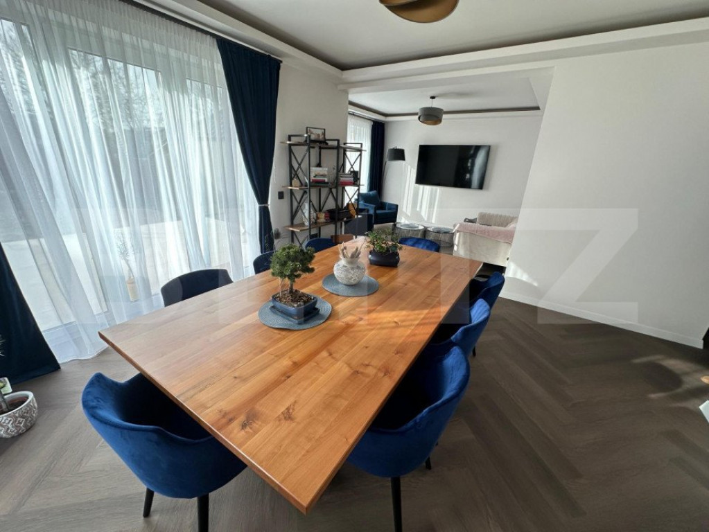 Casa individuala, 4 camere, 3 bai, 160 mp utili, zona Centru
