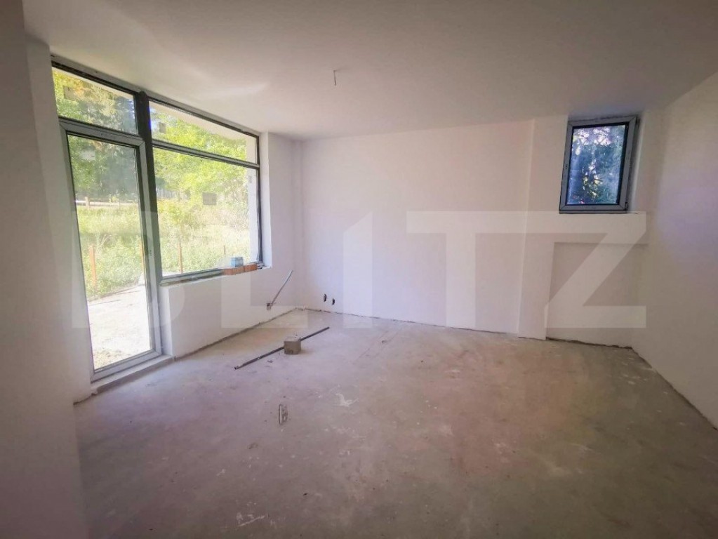 Pensiune semifinisata, 600mp utili, 18 camere, Predeal