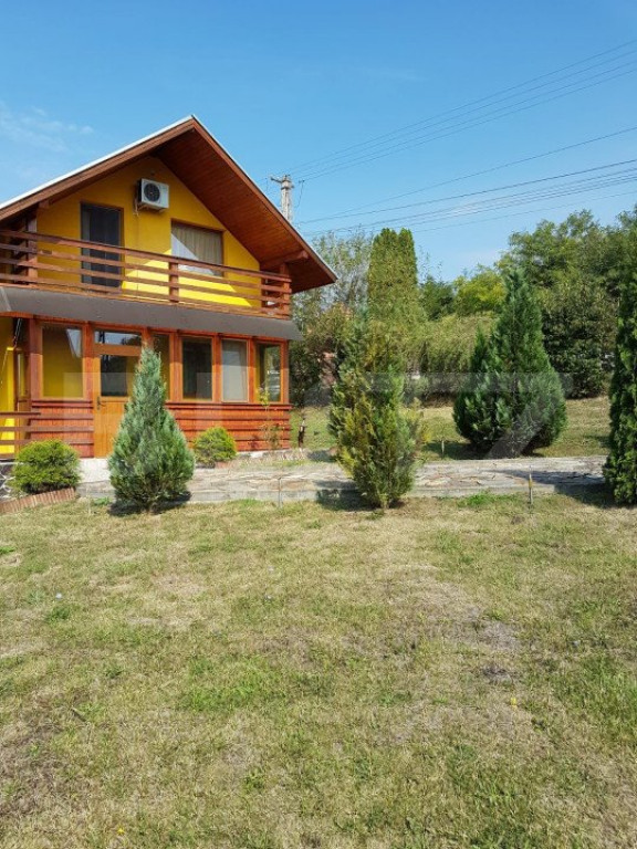 Casa de Vanzare , 3 camere, zona Cerghid, 1500 mp de teren.