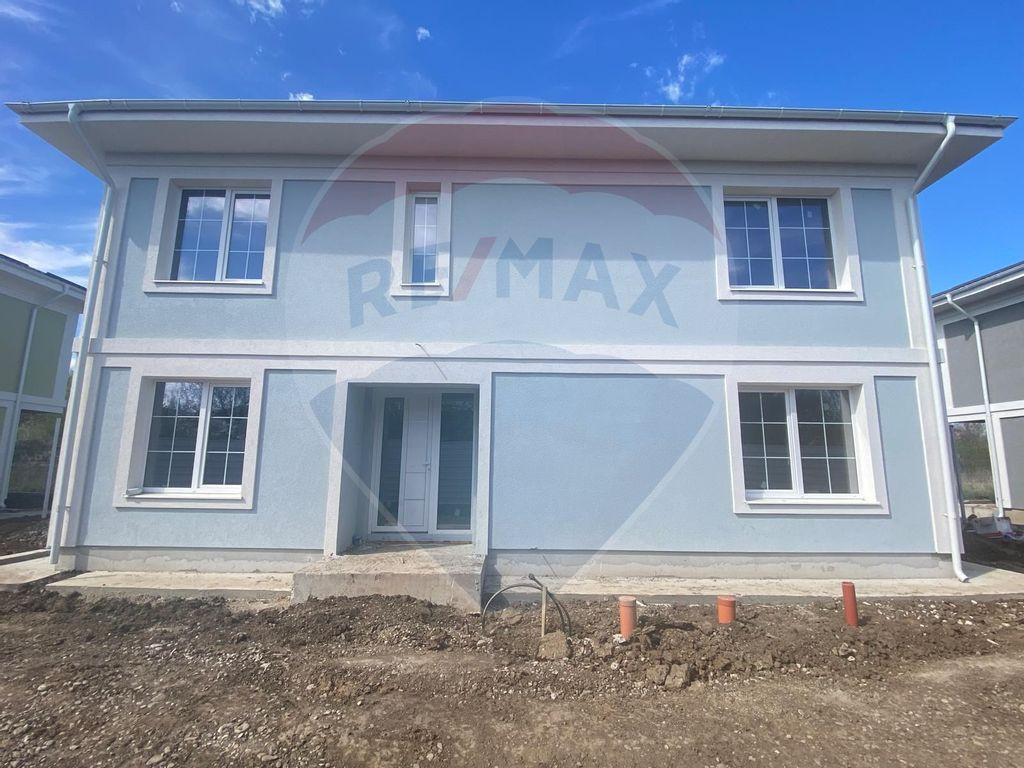 Vanzare Casă / Vilă cu 4 camere Otopeni !