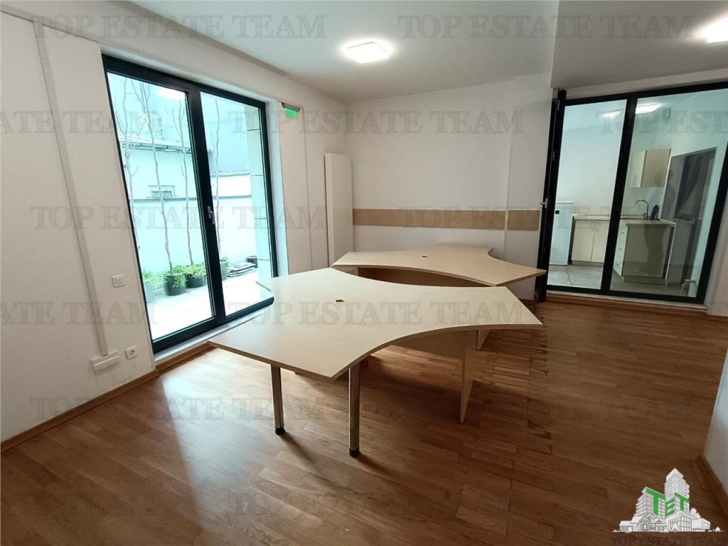 Spatiu birou, parter 4 camere, 2 locuri parcare, terasa, 2