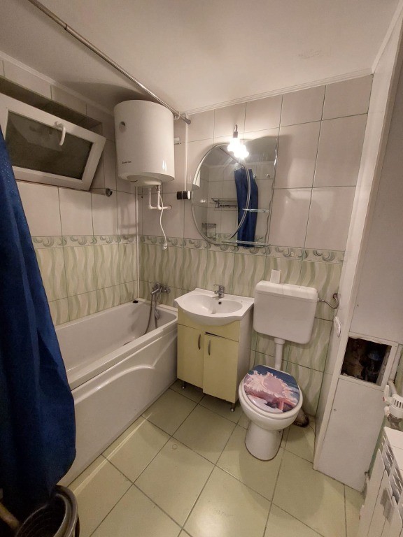 Apartament cu 3 camere str Alunisului parter---49000euro